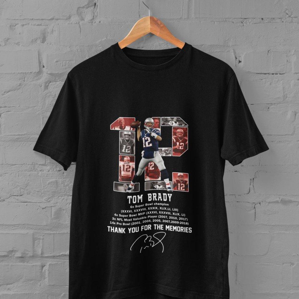 Tom Brady Goat 12 Football Fan Graphic Unisex T-Shirt